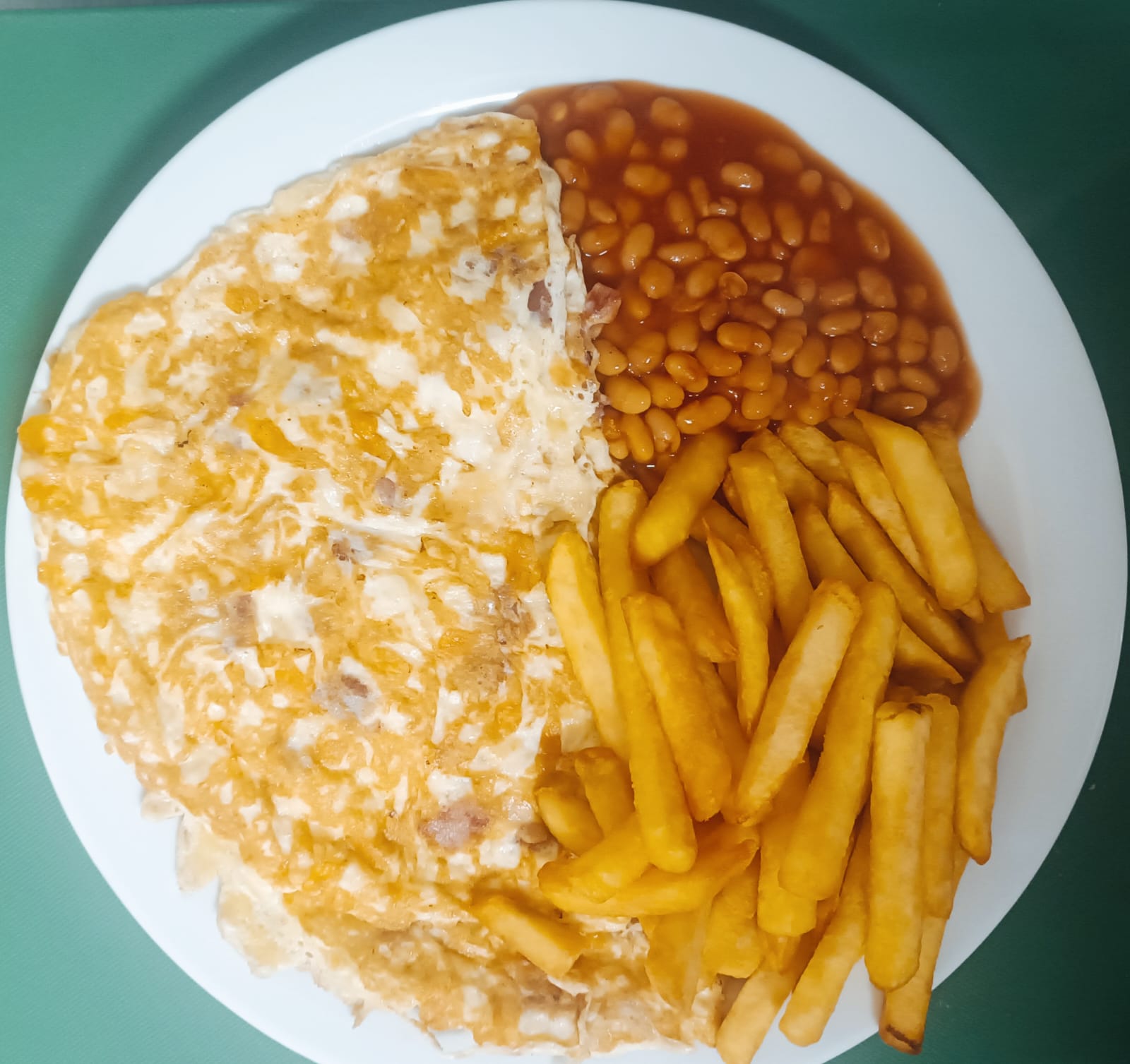 Omelette with beans and fries